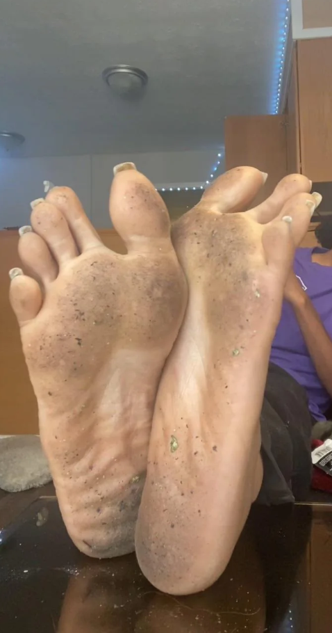 Dirtyfeet thot #1QCsbt3a