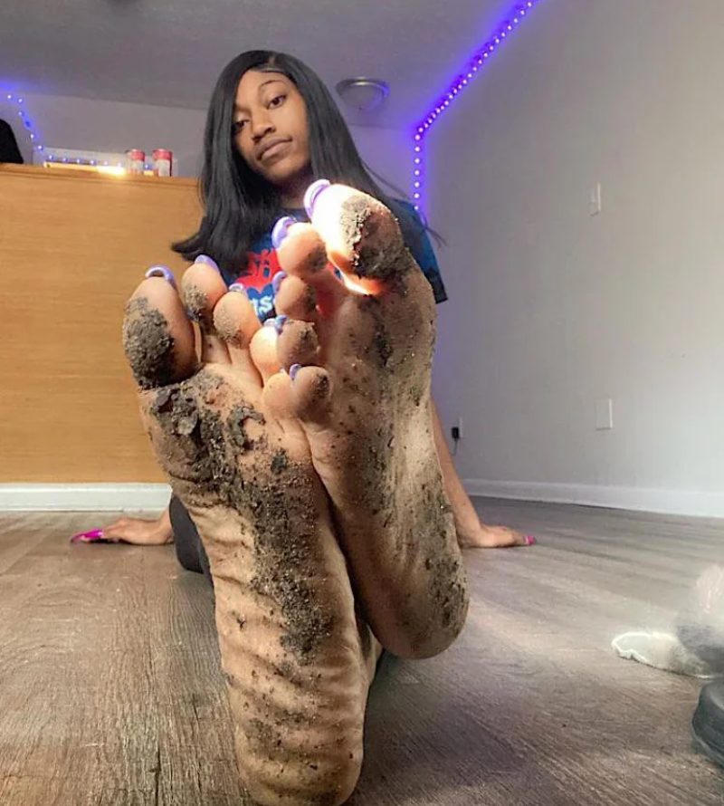 Dirtyfeet thot #SDVHNVnO