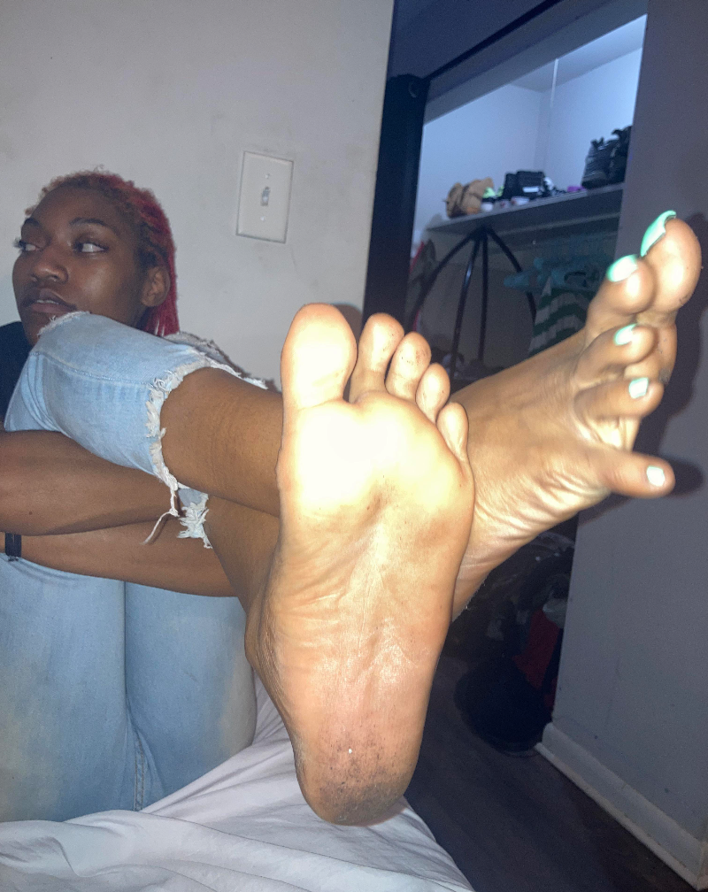 Dirtyfeet thot #Zb6YC4UI