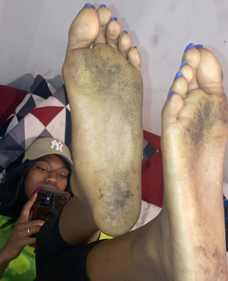 Dirtyfeet thot #z9hLLZie