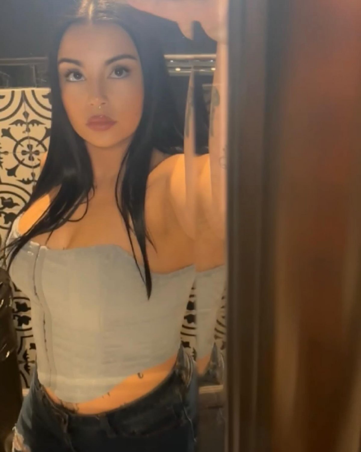 Young MILF (Non-nude) #9tmAHTPu
