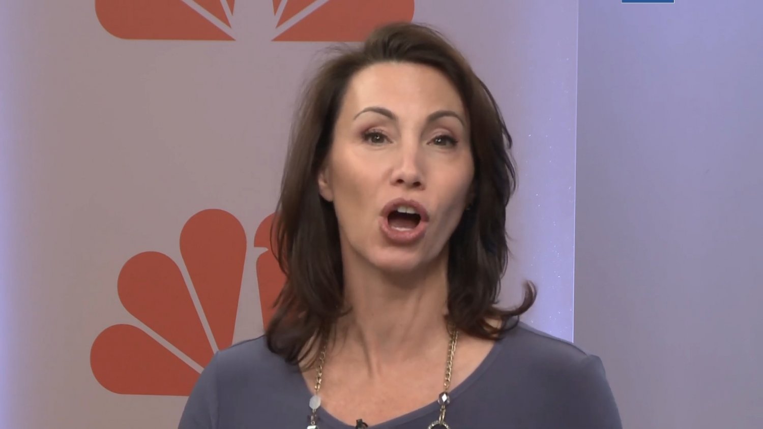 Reporter Betsy Kling Screencaps #8ouHdc47