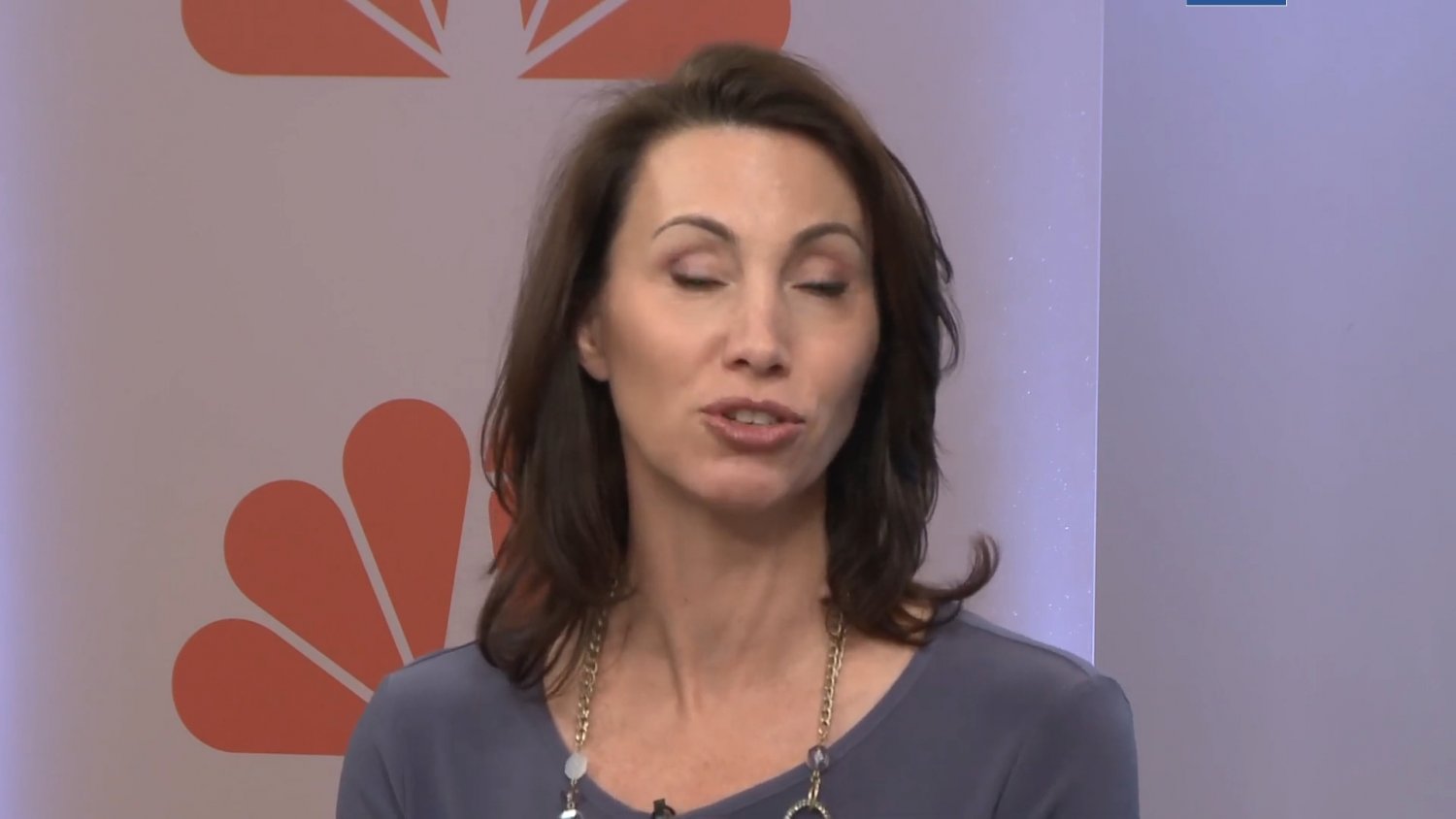 Reporter Betsy Kling Screencaps #DDIqKAg9