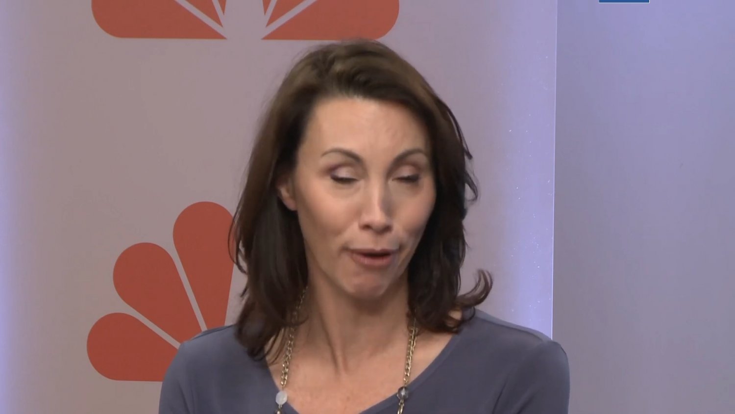 Reporter Betsy Kling Screencaps #E6VyTMEG
