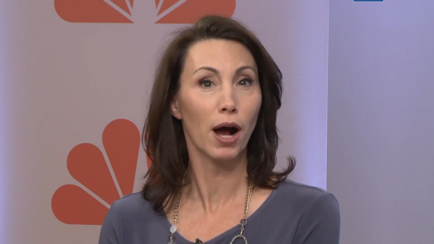 Reporter Betsy Kling Screencaps #IyYFfw3f