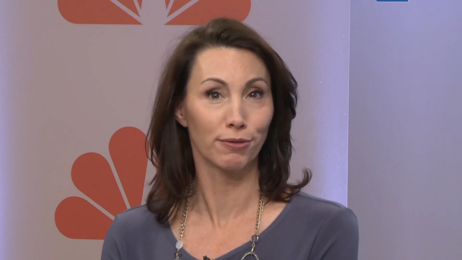Reporter Betsy Kling Screencaps #JnWTzYk7