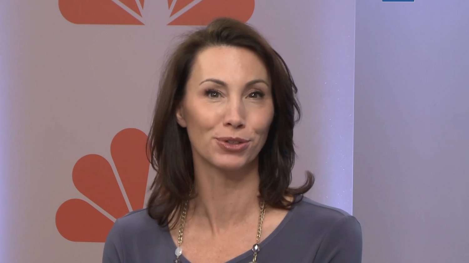 Reporter Betsy Kling Screencaps #YFZNyDOS