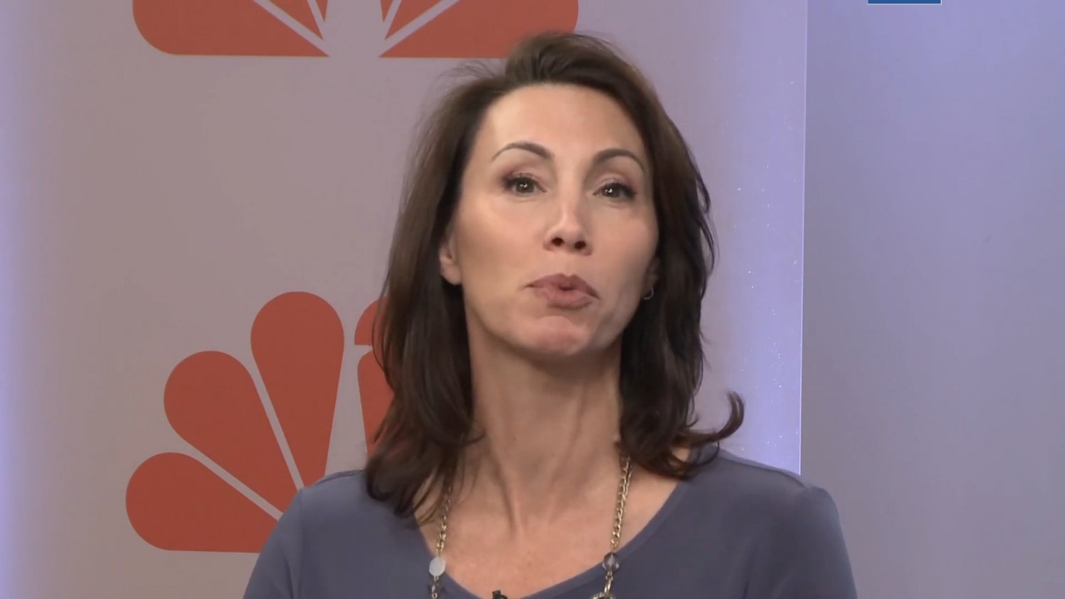 Reporter Betsy Kling Screencaps #iP0a6dCM
